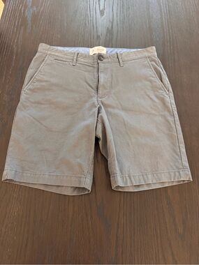 Gray Penguin shorts size 32 9” inseam with a relaxed fit #chino #relaxed